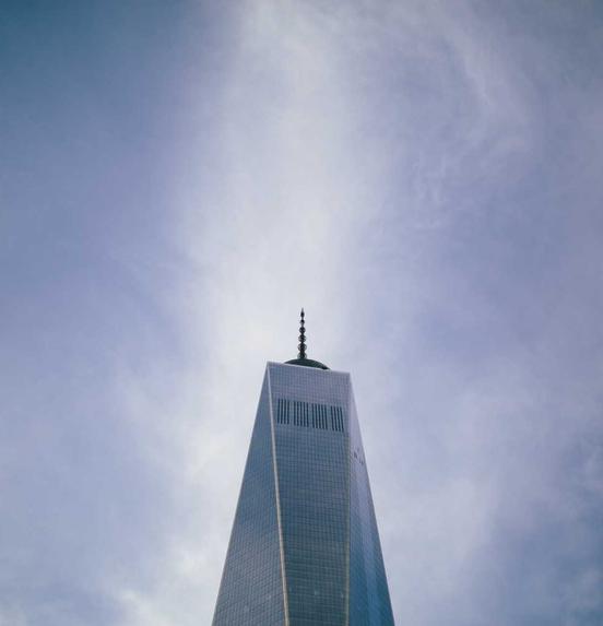 2022 简洁好看的双拼色HTML平台关站维护页源码_乐帮资源库